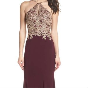 💃FREE SHIPPING💃 Xscape Gold Embroidery Halter Neck Gown